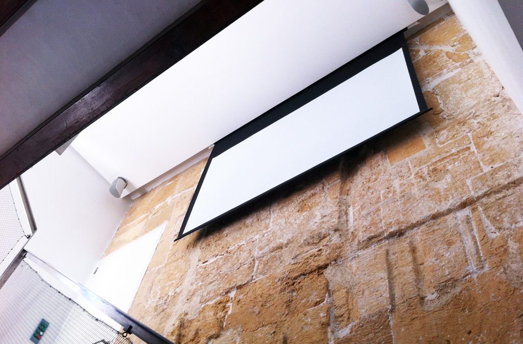 Fantástica instalación personalizada para entretenimiento doméstico