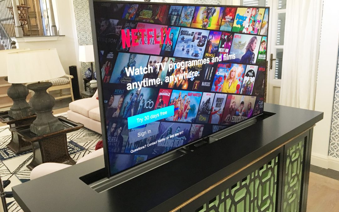 Sistema de ocultación de Televisor en mueble